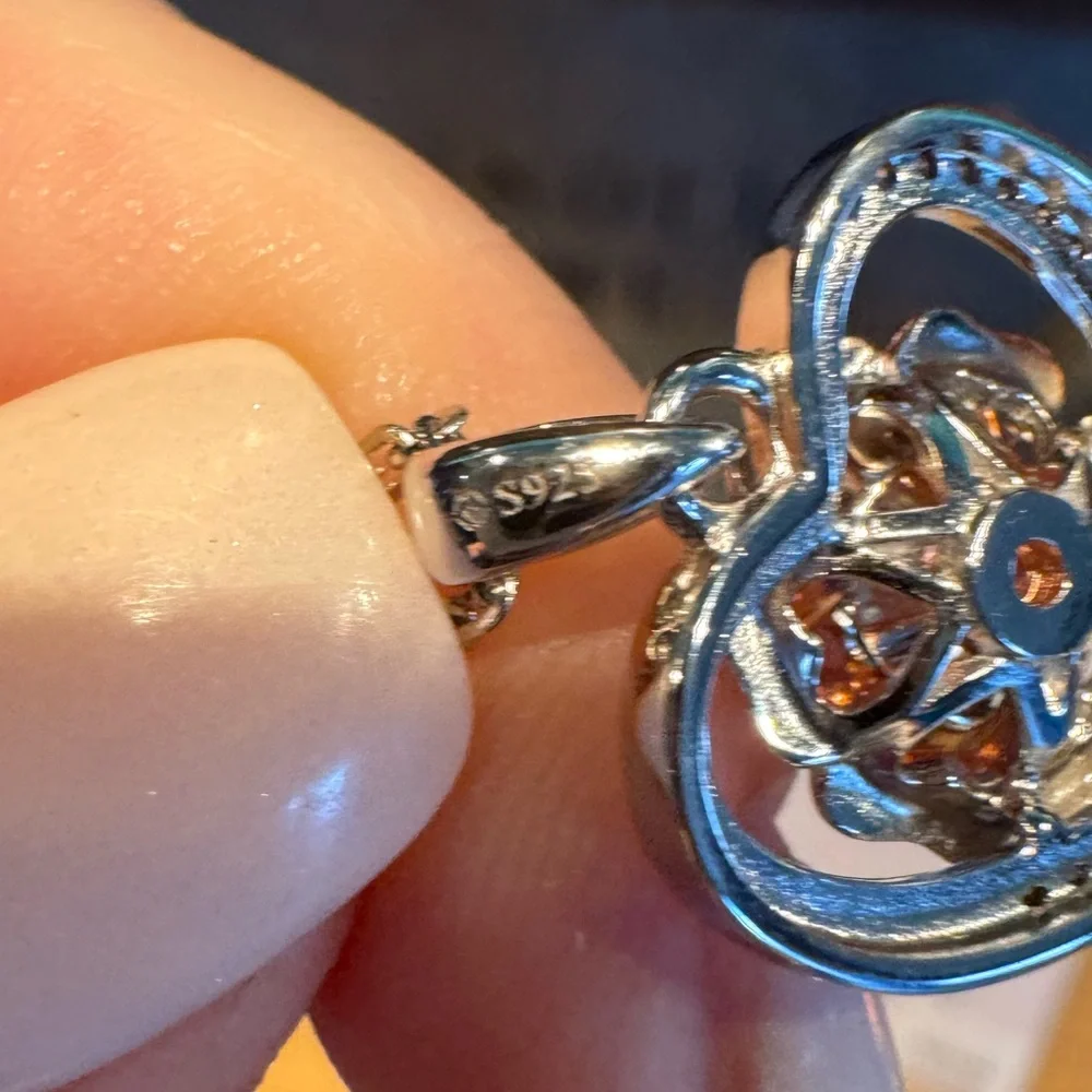 Over 1 ctw Moissanite heart rose two tone necklace - Picture 7 of 9